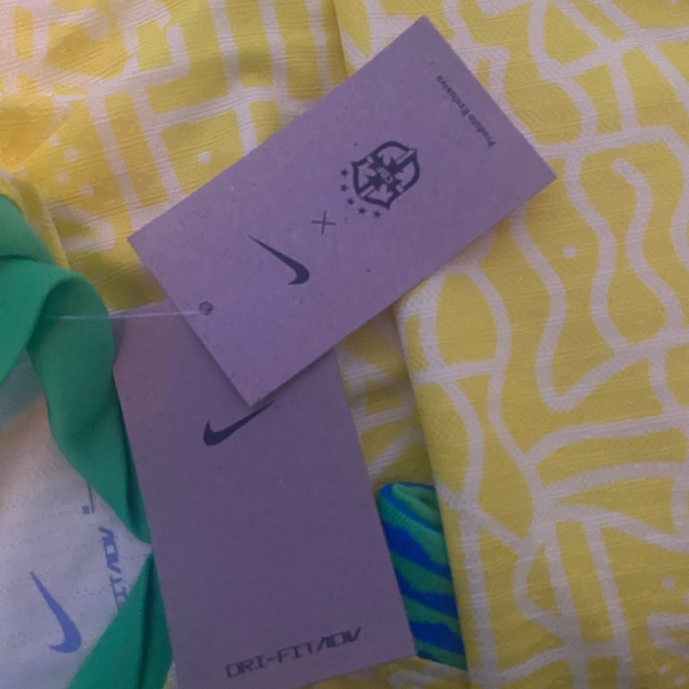Brazil‎ 24/25 Home jersey authentic mens size medium nike soccer jersey (NWT) - Picture 5 of 5